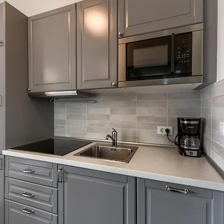 Azzuro With Jacuzzi And Pool *