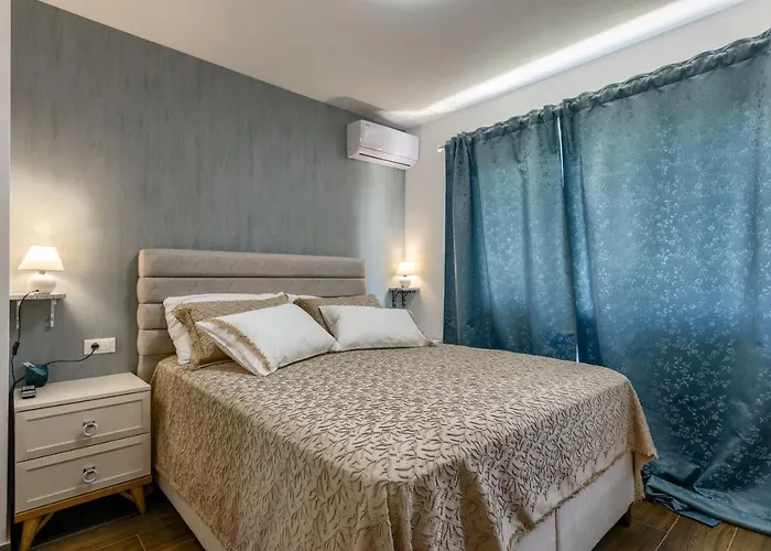 Azzuro With Jacuzzi And Pool * Sveti Filip i Jakov