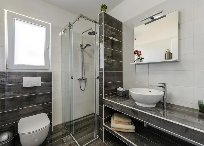 Вилла Azzuro With Jacuzzi And Pool