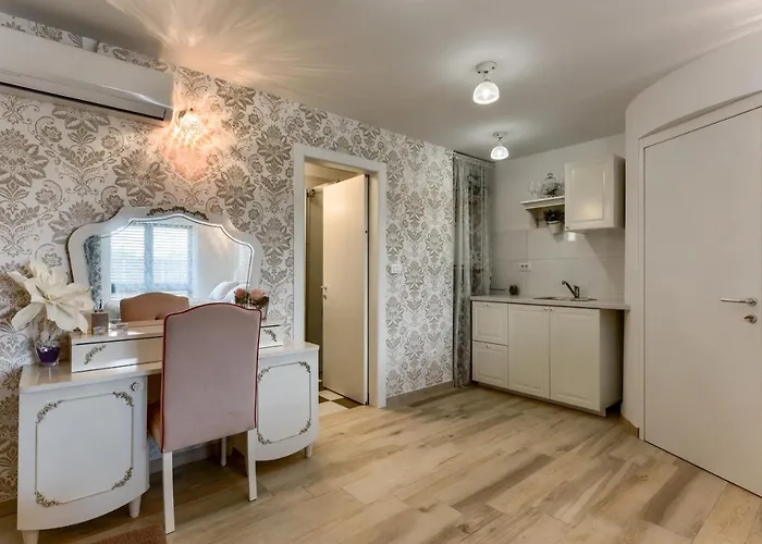 Azzuro With Jacuzzi And Pool Sveti Filip i Jakov