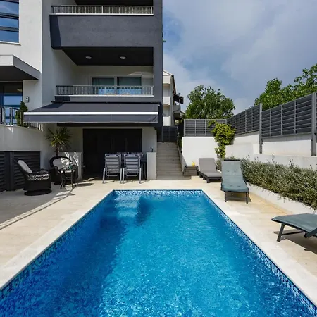 Azzuro With Jacuzzi And Pool Villa Sveti Filip i Jakov