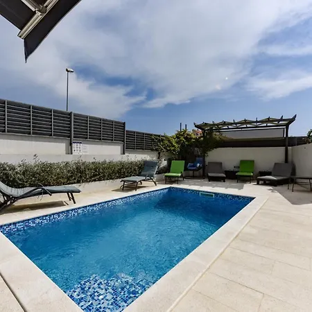 Azzuro With Jacuzzi And Pool ヴィラ *