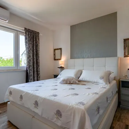 Villa Azzuro With Jacuzzi And Pool *
