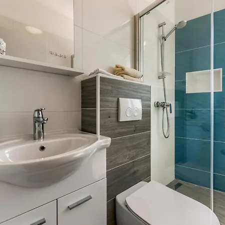 Azzuro With Jacuzzi And Pool Villa