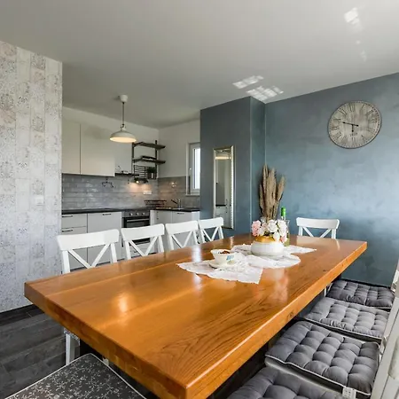 Villa Azzuro With Jacuzzi And Pool