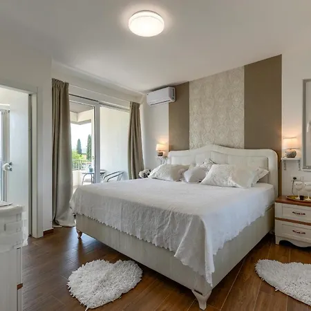 Villa Azzuro With Jacuzzi And Pool *