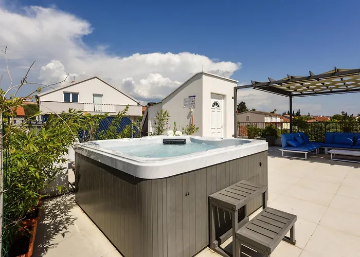 Azzuro With Jacuzzi And Pool Villa Sveti Filip i Jakov