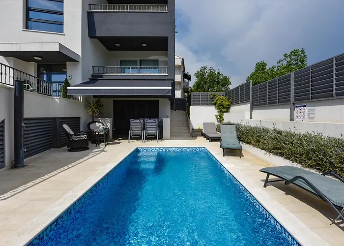 Azzuro With Jacuzzi And Pool Villa Sveti Filip i Jakov