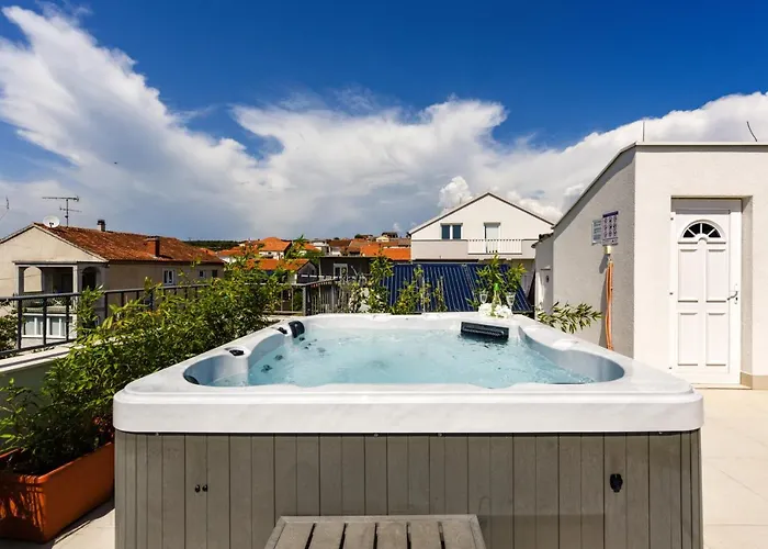 Villa Azzuro With Jacuzzi And Pool Sveti Filip i Jakov