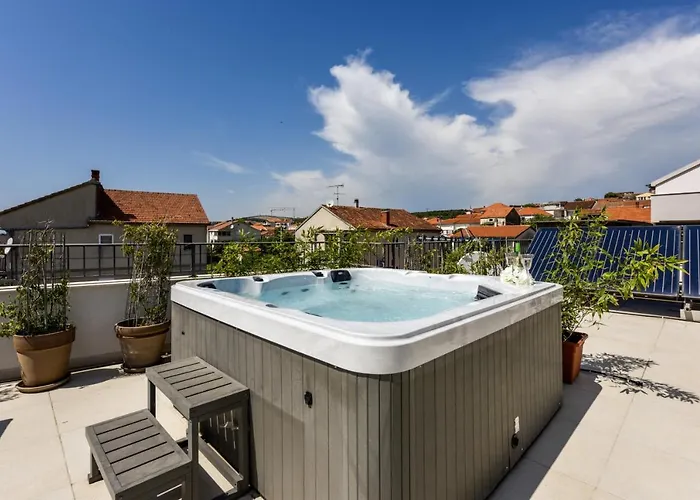 Azzuro With Jacuzzi And Pool Villa Sveti Filip i Jakov